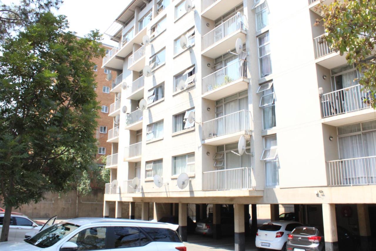 Smart And Cozy Studio With Netflix And Showmax Pretoria-Noord Exterior foto