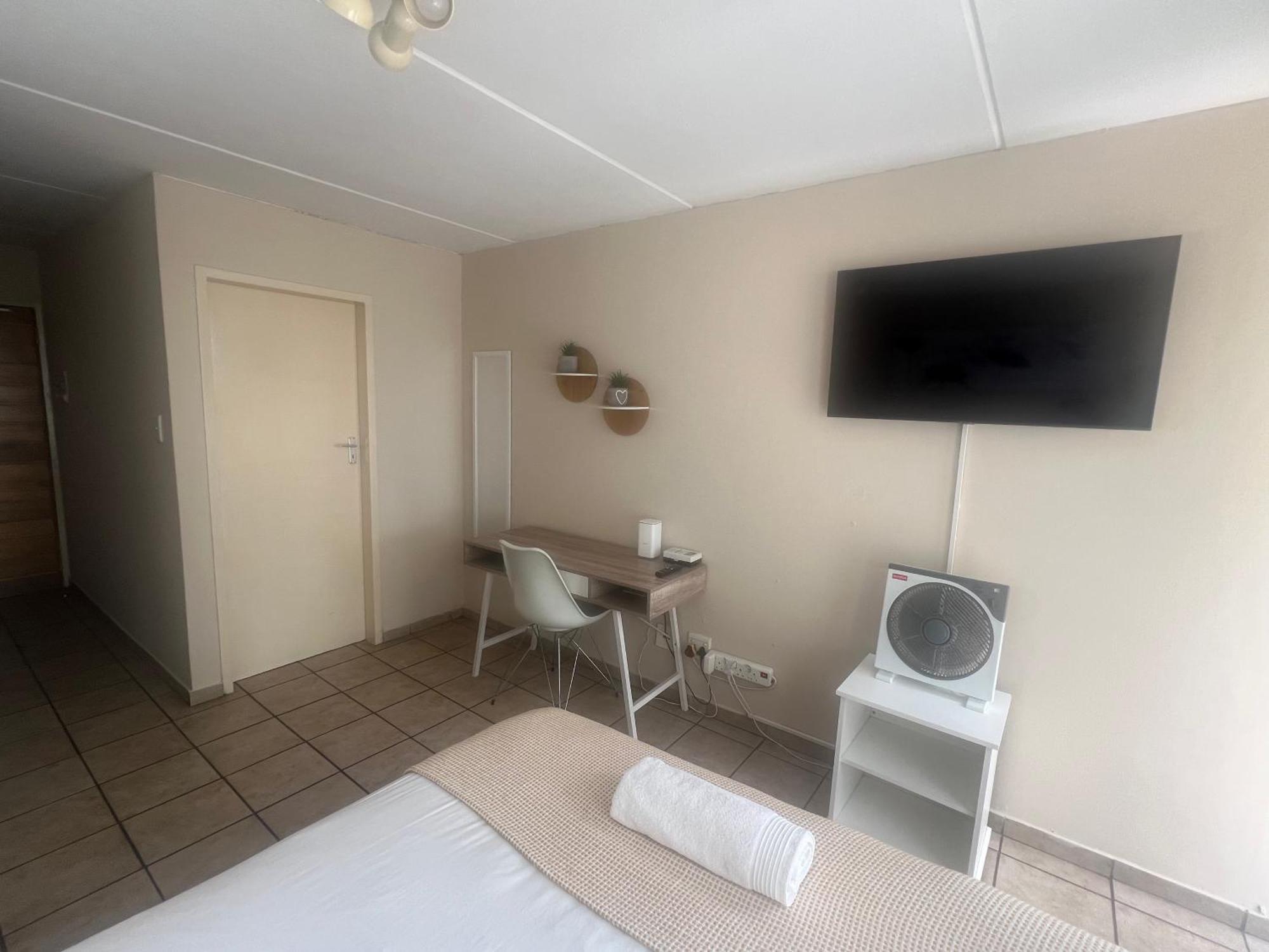 Smart And Cozy Studio With Netflix And Showmax Pretoria-Noord Exterior foto